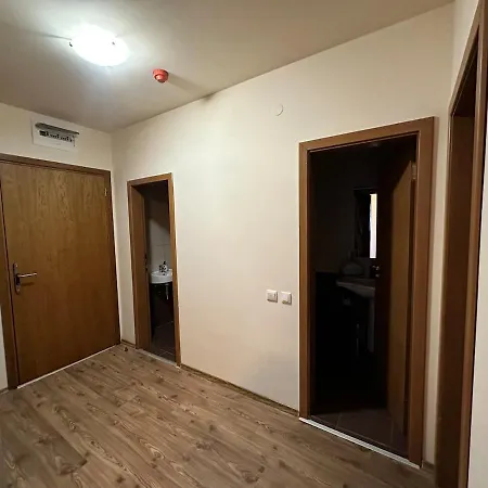 гранд ризорт с камином и видом на лес * 팜포로보