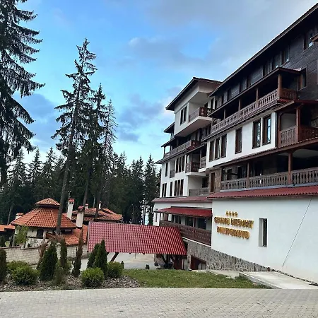 شقة гранд ризорт с камином и видом на лес *