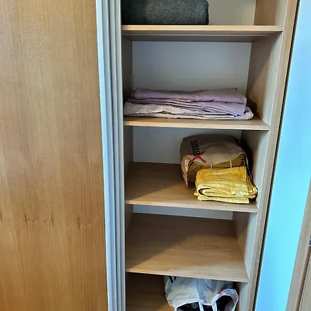 гранд ризорт с камином и видом на лес